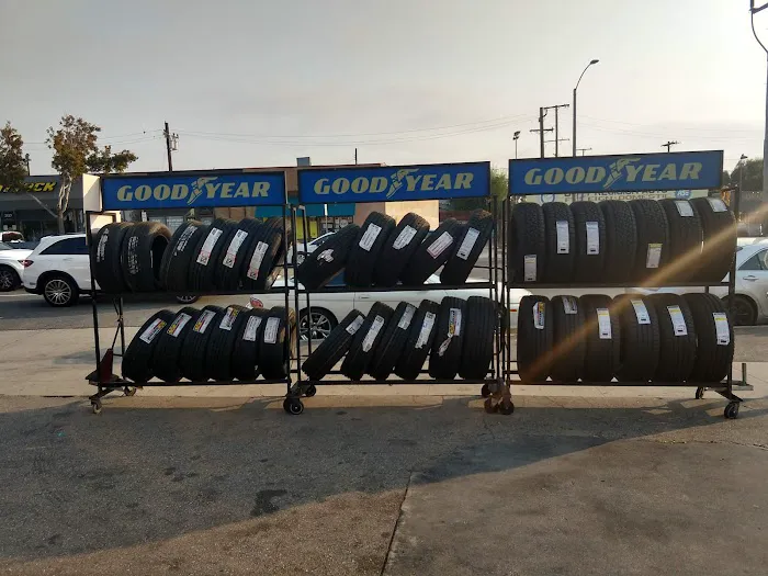 Lincoln Discount Tire 6