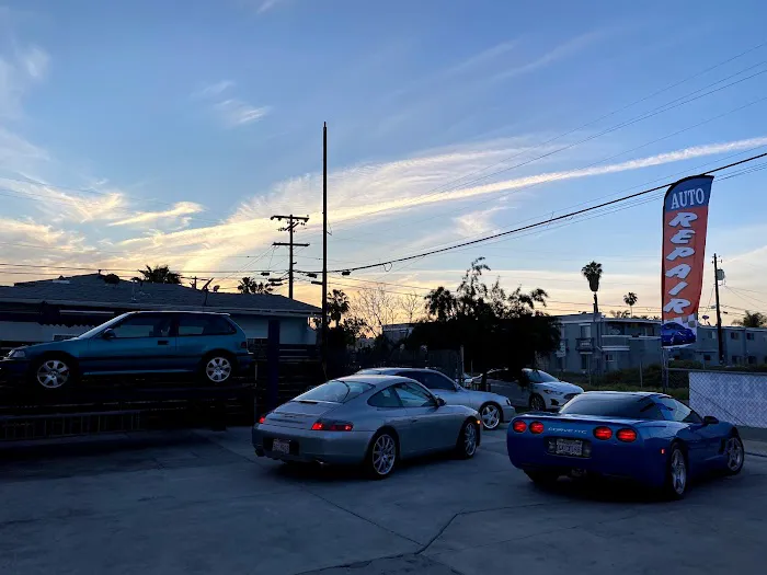 Uptown Garage 9
