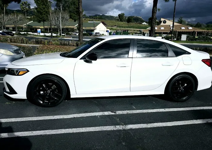 3B Auto Glass and Window Tinting 6