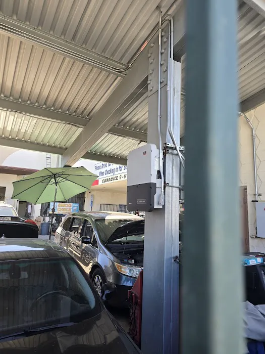 Henry's Radiator Auto Repair 8