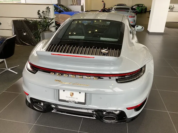 Service Center at Porsche San Diego 4