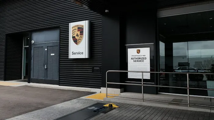 Service Center at Porsche San Diego 6