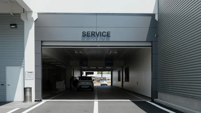 Service Center at Land Rover San Diego 8
