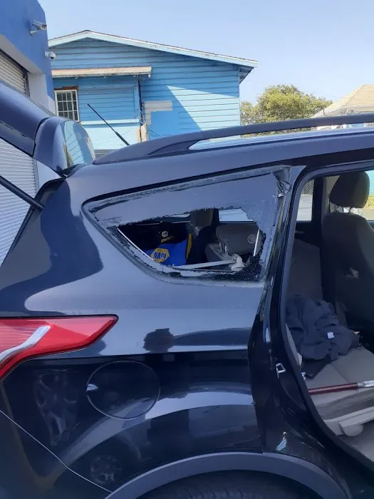 Junior A Auto Glass Mobile Service 0
