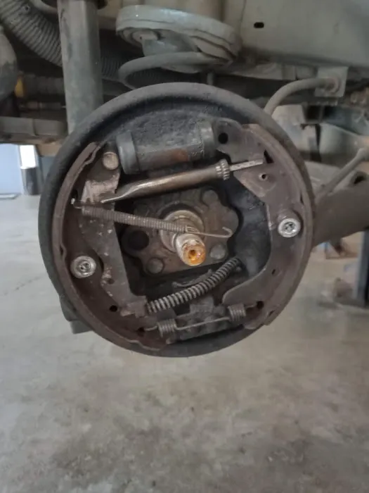 Howard's Auto Repair Inc 1