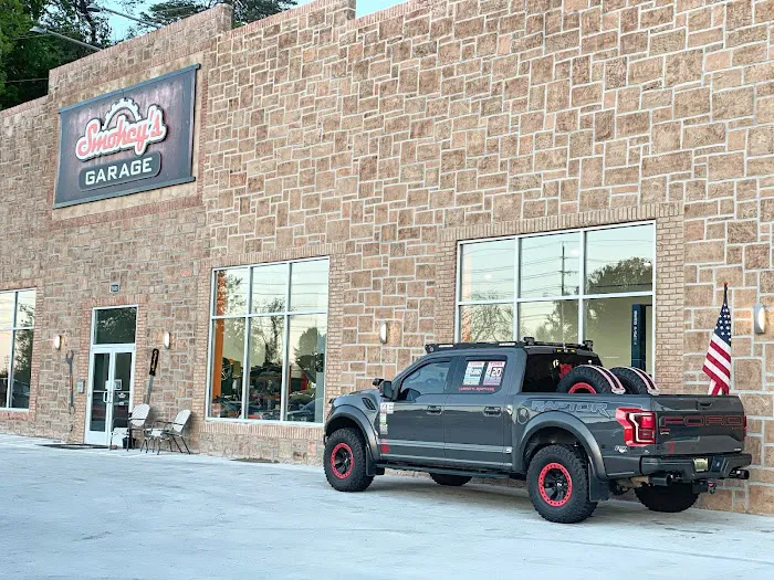 Smokey's Garage 6