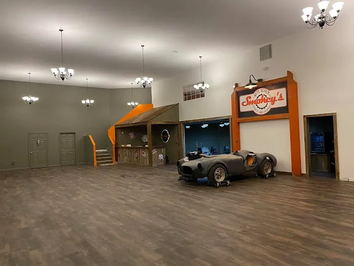 Smokey's Garage 9