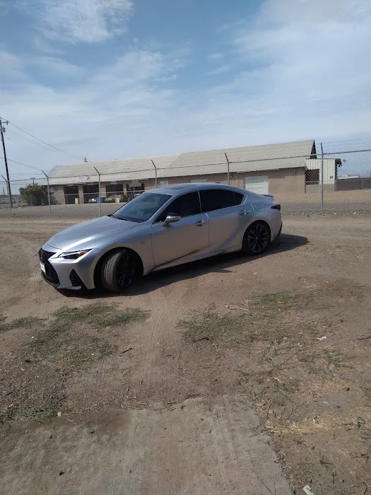 A & A Auto and Tint 7