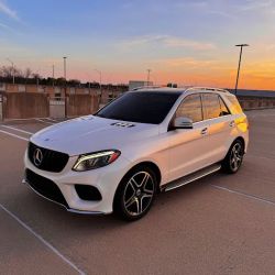 Ernie's Auto ico