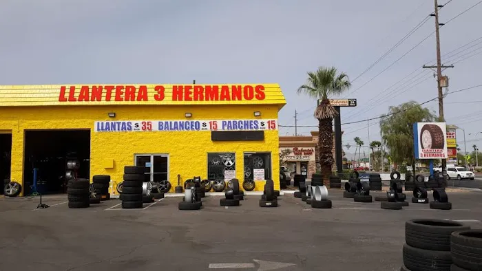 Llantera 3 Hermanos 5