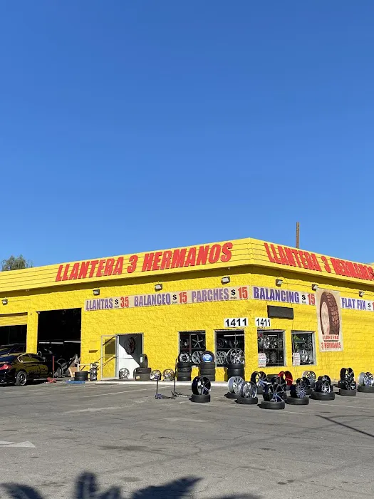 Llantera 3 Hermanos 3