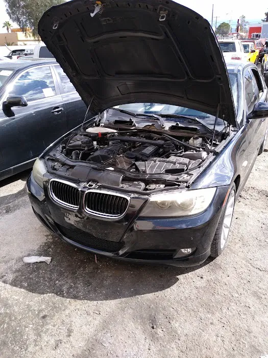 El Vela's Autoservice 6