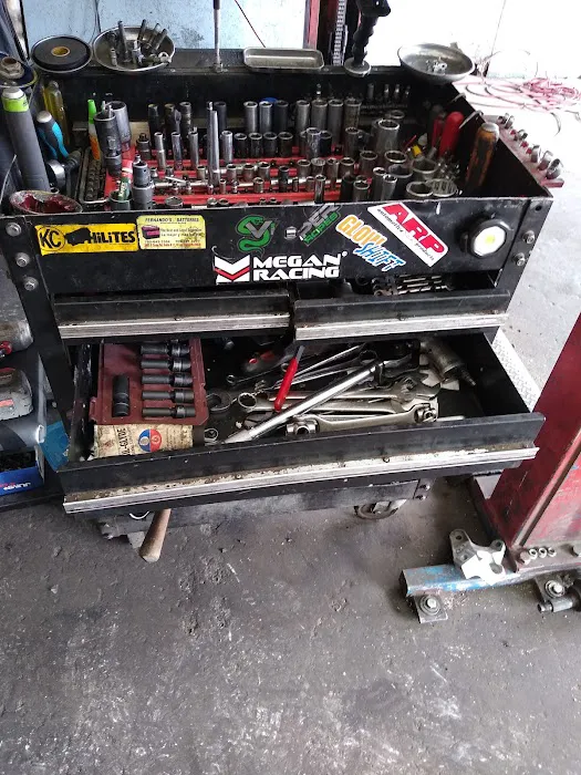 El Vela's Autoservice 5
