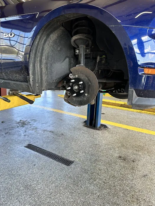 The Lube Connection Auto Service Center 6