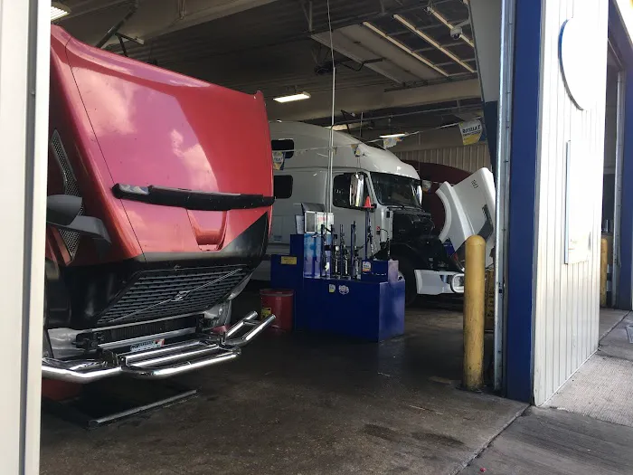 Speedco Truck Lube and Tires 6