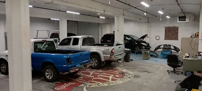 Alex's Arrow's AUTOBODY & COLLISION LLC 3