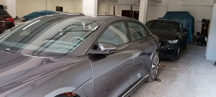 Alex's Arrow's AUTOBODY & COLLISION LLC 0