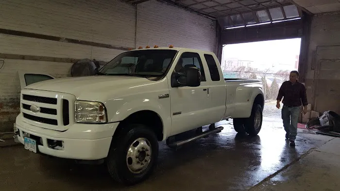 D & M Auto Body Shop 3