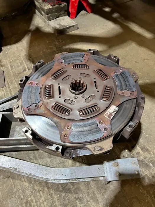 Heavy Wrench Truck Service LLC 0