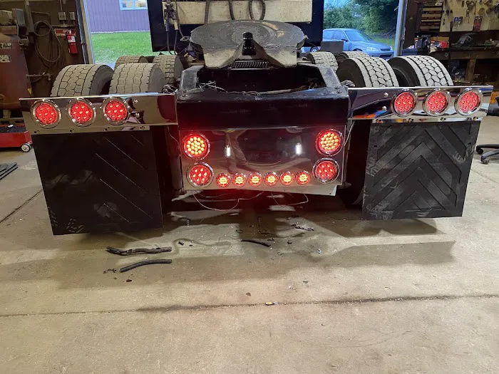 Heavy Wrench Truck Service LLC 5