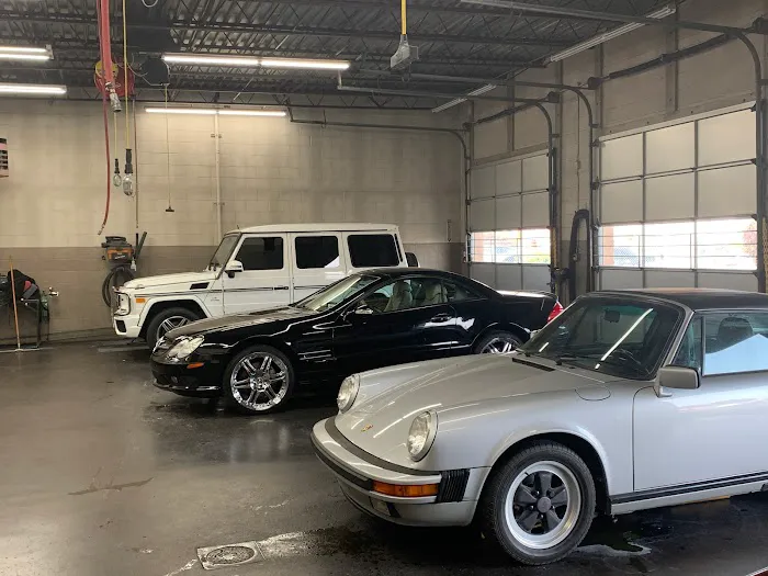 Dan's Automotive 0