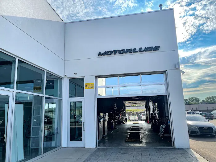 Motorcars Service Center 4