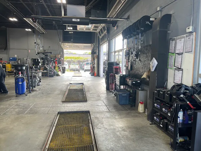 Motorcars Service Center 5