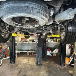 Couple of Car Guys Automotive Repair ico