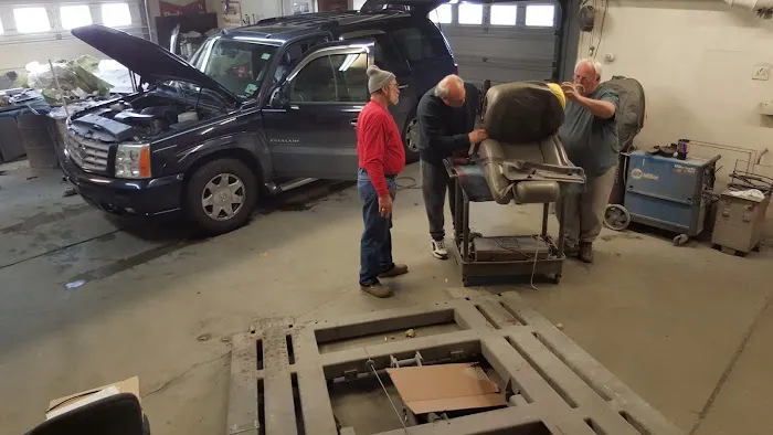 Maple Avenue Auto Collision 2
