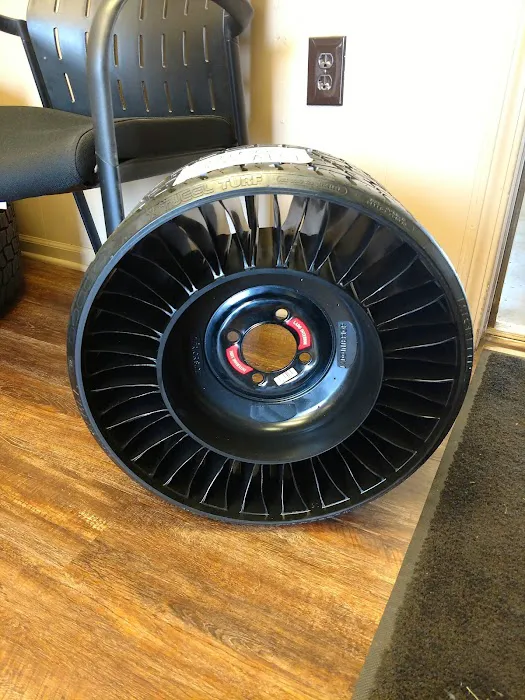 Pomp's Tire Service 3
