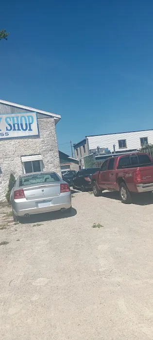 Andy & Ron's Body Shop 0