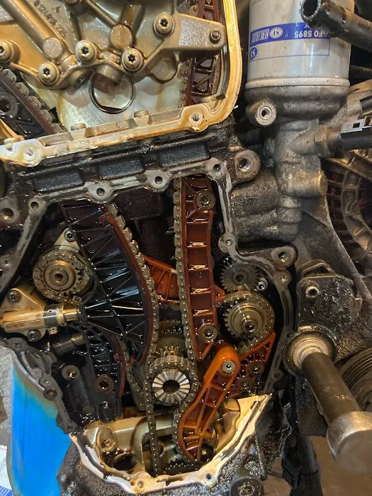 R8 Auto Repair 1