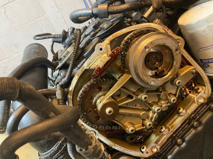 R8 Auto Repair 8