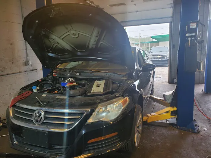 R8 Auto Repair 2