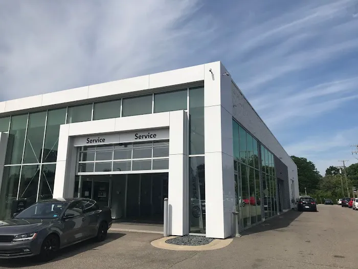 LaFontaine Volkswagen Dearborn Service Center 0