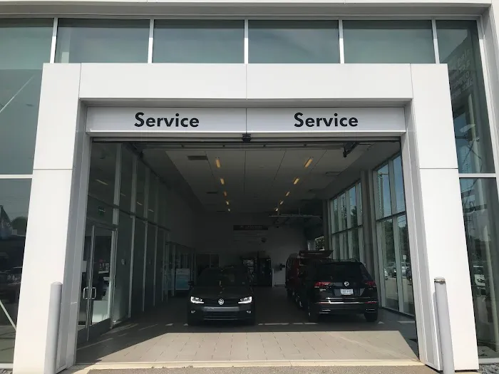 LaFontaine Volkswagen Dearborn Service Center 3