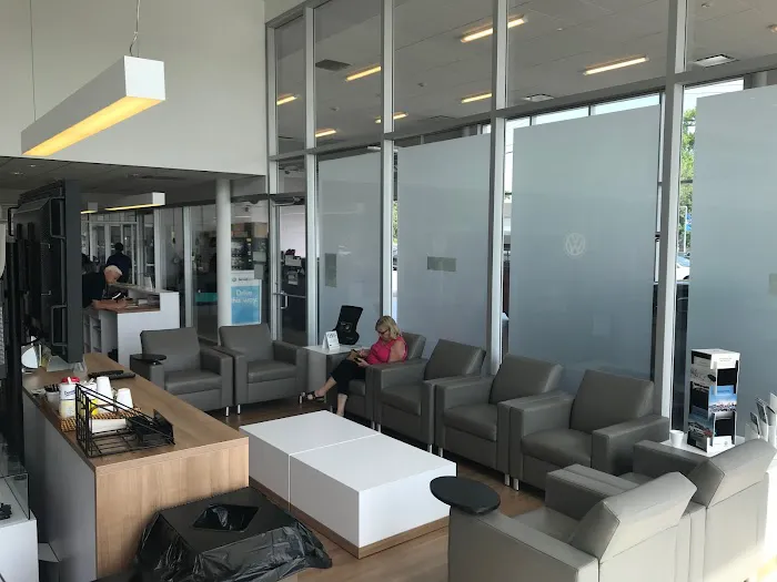 LaFontaine Volkswagen Dearborn Service Center 4