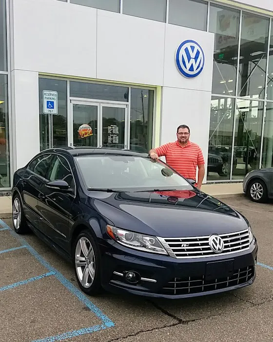 LaFontaine Volkswagen Dearborn Parts Center 3