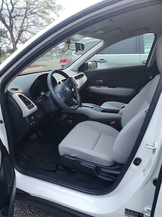 LaFontaine Kia of Dearborn Service Center 8