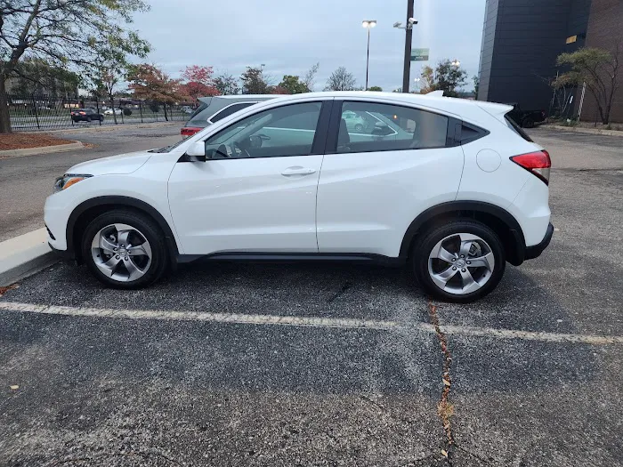 LaFontaine Kia of Dearborn Service Center 9