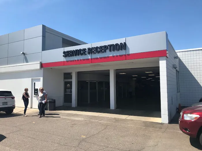 LaFontaine Toyota Parts 4