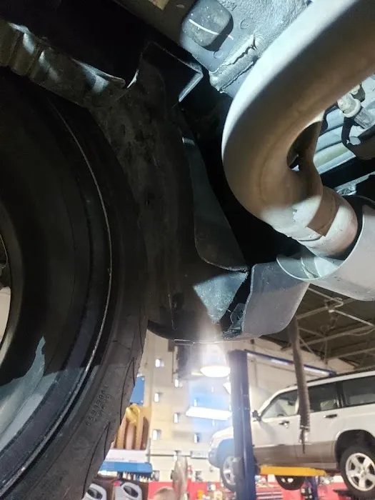 Grand Sport Motoring & Collision 5