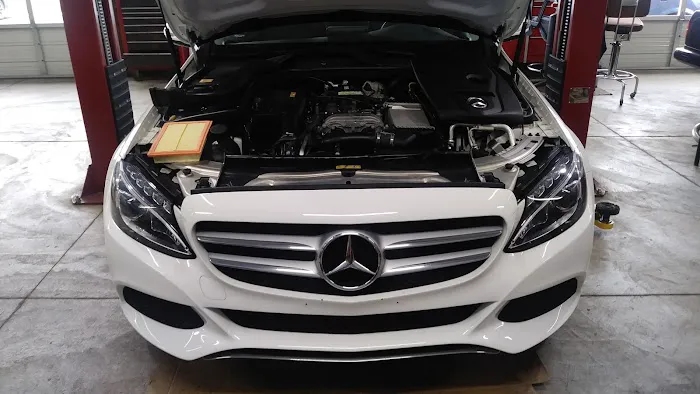 Club Auto Services 9