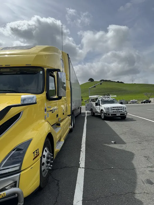Eastbay Truck & Trailer repair inc 1