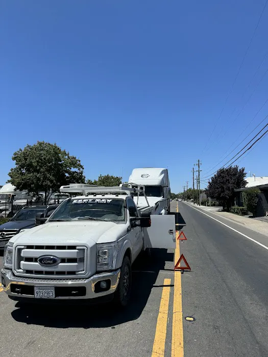 Eastbay Truck & Trailer repair inc 0