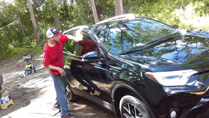 Detail Montana's Auto Reconditioning Services 1