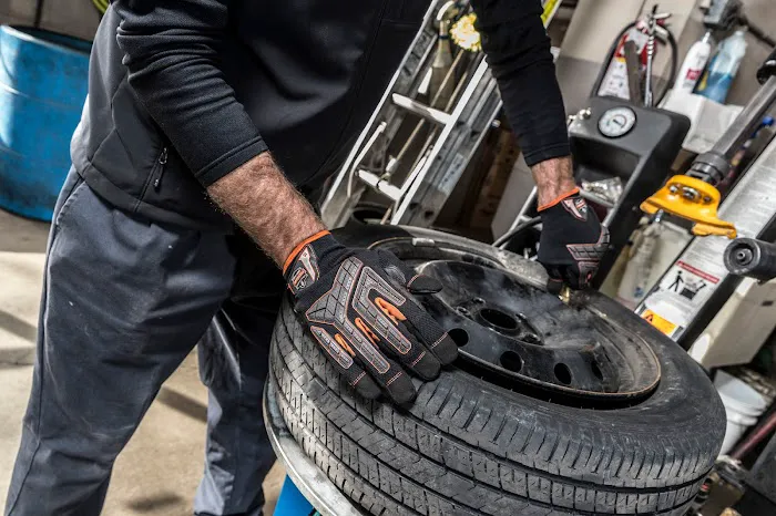 Lloyd's Automotive Service 5