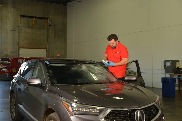City Auto Glass (inside of Valleyview Paint & Body) 7