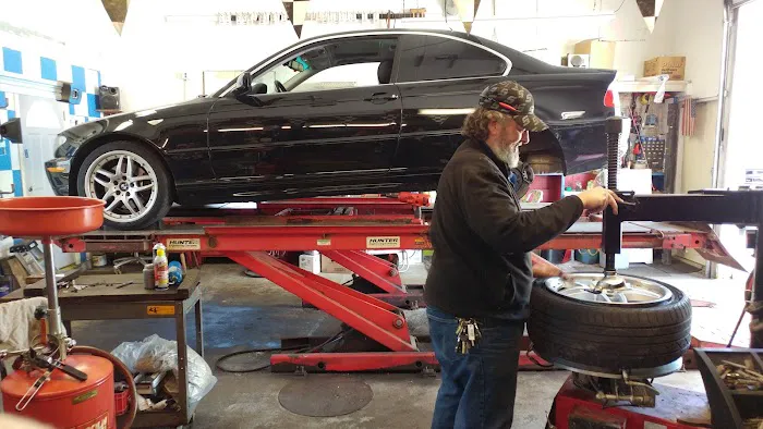 Alex's Car Care Center 2