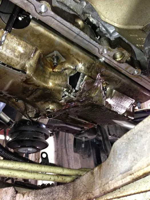 FOWSI'S LUBE AND REPAIR 8